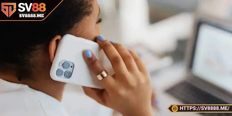 Trao đổi thông tin qua hotline
